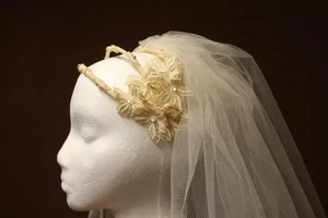 1950’s – 1960’s WEDDING VEIL & BLUSHER WITH CROCHET FLORAL DESIGN HEAD BAND - Picture 1 of 15