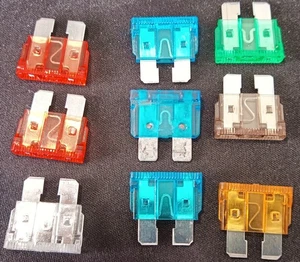 9 Auto Sicherungen set - Bild 1 von 1