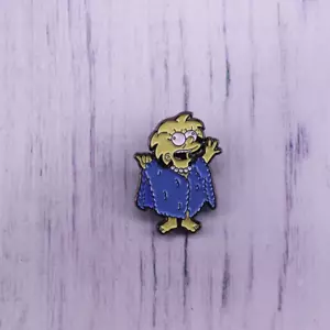 Lisa Simpson Lizard Queen Simpsons 1.25" Lapel Enamel Pin Badge @ US SELLER NEW - Picture 1 of 2