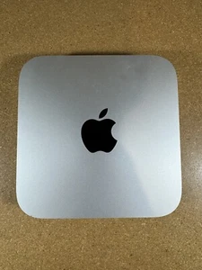Apple Mac Mini Desktop (M1 Chip, 512GB SSD, 8GB RAM) Silver - Afbeelding 1 van 4