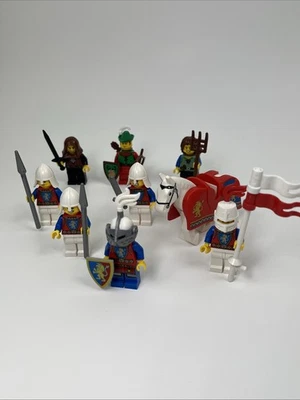 LEGO Caballeros León Castillo Minifigura LOTE Caballo Blanco Bardando Armas Escudos Foto 1 de 4