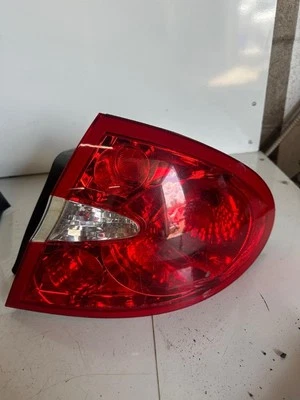 Luz trasera derecha Buick ALLURE 2005-2009 pasajero Foto 1 de 4