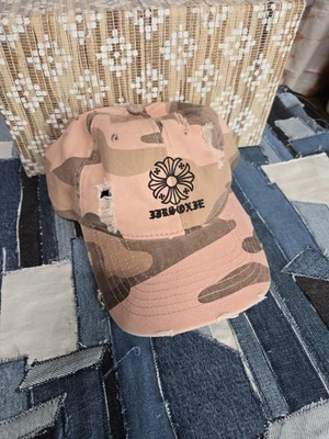 Gorra de béisbol de diseñador rosa camuflaje corazones cromados Foto 1 de 4