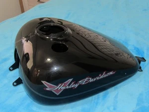HARLEY DAVIDSON Fuel Tank ~ Black ~ Road King Fuel Tank ~ No Dents! Minor Scrape - Picture 1 of 19