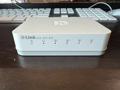 D-Link  (GO-SW-5E) 4 Port Network Router - Image 1 of 2