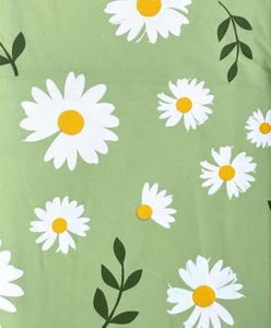 White Flowers on Green Var Size Vinyl Flannel Back Tablecloth Multicolor Elrene - Picture 1 of 3