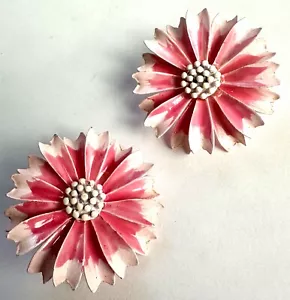 Orecchini Vintage Firmati Corona Trifari Rosa Margherita Fiore Dipinti Freschi Dolci Carini - Foto 1 di 6