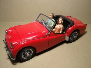 1/18 FIGURE  HARRY AND MEGHAN  VROOM  PAINTED  FOR  TRIUMPH TR3  KYOSHO  MATTEL - Picture 1 of 8