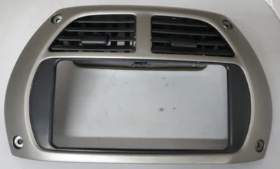 2001-2003 Toyota Rav4  - Radio Bezel - Изображение 1 из 4