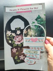 Annie's Flowers for Her Handbag Accessories Plastic Canvas Pattern Leaflet - Picture 1 of 4