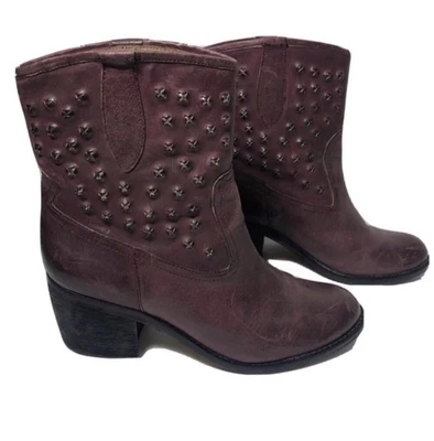 Botas de cuero con tachuelas Donald J. Pliner Baila. Talla 8. Foto 1 de 4