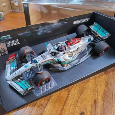 MINICHAMPS 1/18 Benz AMG F1 W13 2022 Hamilton/Russell Model Car Miami/Spain - Image 1 of 4