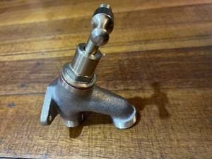 DR Brass Garden Tap 1/2" BSP X 3/4"BSP With Lugged - Picture 1 of 2