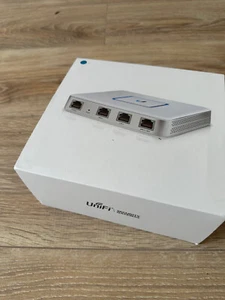 Ubiquiti Unifi USG Security Gateway Router with Gigabit Ethernet - Bild 1 von 5
