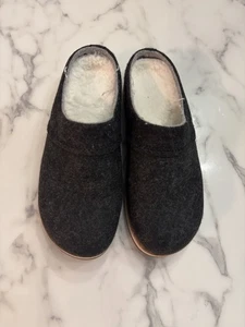 Merrell Juno Wildleder-Clog Damengröße 7,5 schwarz bequem Freizeit Outdoor neu ohne Etikett - Bild 1 von 5