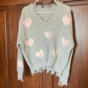 No Boundaries Knit Frayed Grey Pink Heart V-neck Sweater Size L 11-13 Juniors - Picture 1 of 9