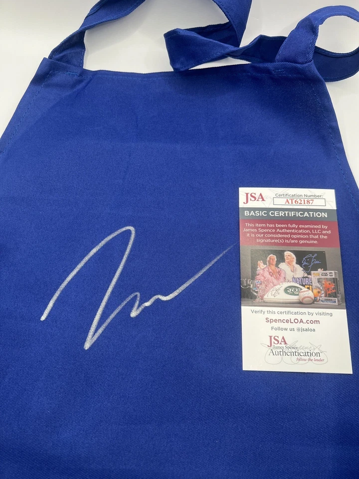 DELANTAL DE CHEF JEREMY ALLEN WHITE FIRMADO POR EL OSO - CERTIFICADO DE AUTENTICIDAD JSA *TARJETA DE CERTIFICADO NO INCLUIDA* Foto 1 de 4