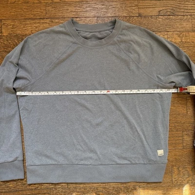 Vuori Long Sleeve Halo Crew Sweatshirt Sea Glass Heather Size XSmall Athleisure - Image 1 of 4