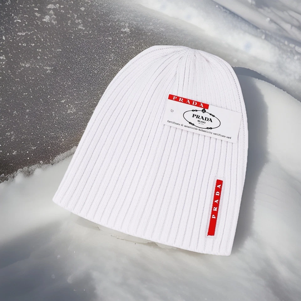 Gorro PRADA para sombrero tejido de invierno - Nuevo nunca usado - Etiquetas incluidas Foto 1 de 1