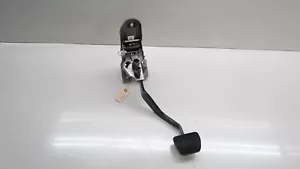 Infiniti QX56 QX80 2011-2017 FABRICANTE DE EQUIPOS ORIGINALES conjunto de pedal de freno delantero izquierdo - Imagen 1 de 8
