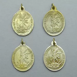 Ciondolo religioso francese antico. Arcangelo San Michele. Lotto 4 Medaglia San Michele - Foto 1 di 4
