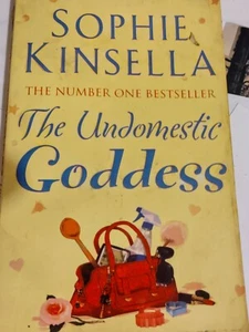THE UNDOMESTIC GODDESS, PAPERBACK, SOPHIE KINSELLA. - Picture 1 of 2
