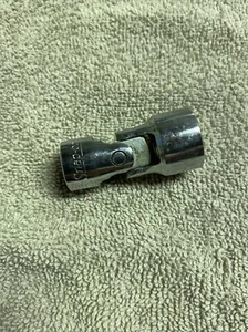 Vintage FVU22 SNAP ON 3/8" DRIVE 11/16” SWIVEL UNIVERSAL JOINT SHALLOW SOCKET - Picture 1 of 5