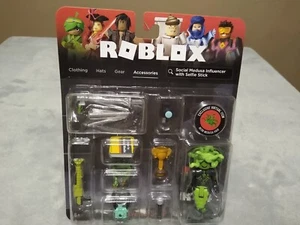 ROBLOX Avatar Shop Series Action Figure SOCIAL MEDUSA INFLUENCER Neon Hair Code - Picture 1 of 8