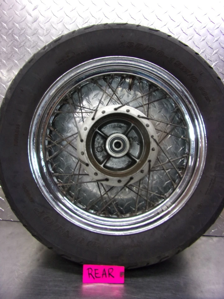 704 B HONDA REBEL CMX 250 2004 OEM RUEDA TRASERA Foto 1 de 4