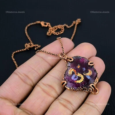 Collar Artesanal Cadena Electroformada Única Piedra Druzy Cuarzo Solar Rosa Cobre Foto 1 de 4