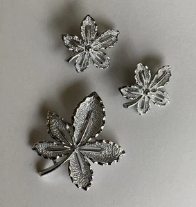 Vintage Sarah Coventry Set gebürstet silberfarben 2” Blatt Pin & 1” Clip Ohrringe - Bild 1 von 6