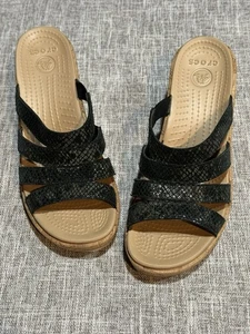 Crocs A-Leigh SZ 8 W Women’s Black Leather Snake Pattern Wedge Sandals - Picture 1 of 9