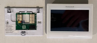 Honeywell TH9320WF5003 Wi-Fi 9000 3H/2C Thermostat 9372 - Image 1 of 4