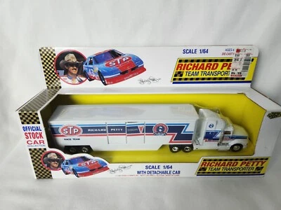 Road Champs Richard Petty #43 STP Race Team 1:64 Scale Transporter Truck L23 - Image 1 of 4