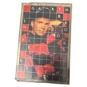 In Pieces - Garth Brooks - Cassette Tape - 1993 Pearl Rec - C 193710 - Picture 1 of 5