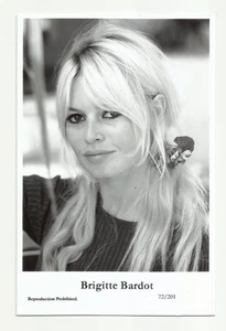 BX106) BRIGITTE BARDOT SWIFTSURE PHOTO POSTCARD (72/201) FILMSTAR PIN UP GLAMOR - Picture 1 of 1