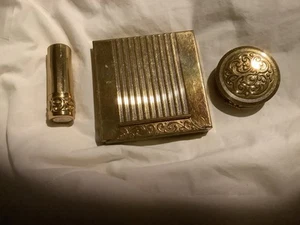 Vtg 1960’s Avon Goldtone Makeup Compact W/Flip Clasp Plus Lipstick Case/Blush - Picture 1 of 11