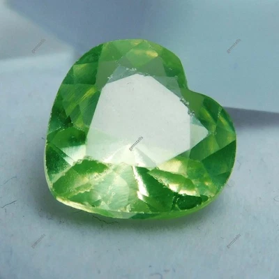 5.00 Carat CERTIFIED Loose Gemstone Natural Green Peridot Heart Shape - Image 1 of 4