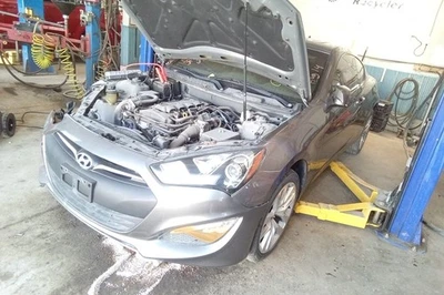 2013 Hyundai Genesis Manual Transmission OEM 73K Miles - LKQ398519262 - Image 1 of 3