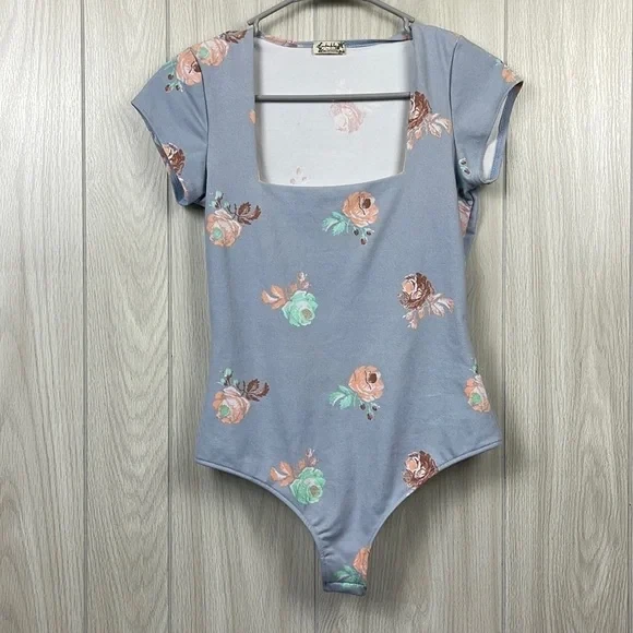 Free People Talla MEDIANA NUEVO Floral Cuello Cuadrado Tanga Body en Cambray Combo Foto 1 de 4