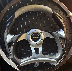 MOMO Leder Sportlenkrad 31cm Vintage Oldtimer oder Youngtimer Mit Hupknopf - Bild 1 von 2