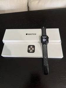 Apple Watch Series 7 45mm Aluminum Case with Sport Band - Zdjęcie 1 z 1