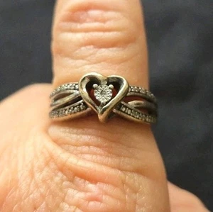 Vintage Sterling Silver Heart Ring Size 8 Accented In Very Tiny Diamond Chips - Picture 1 of 5