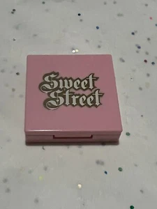 Sweet Street Eyeshadow Duo LA Lady RIVI & SUN 2.2g New - Picture 1 of 4