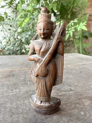 Antigua y Rara Madera Tallada a Mano Diosa Hindú Saraswati Figura de Pie Estatua Foto 1 de 4