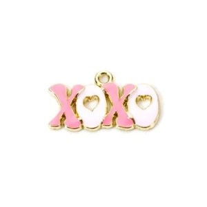 10 Stunning XOXO Valentines Shaped Gold Tone Charm Pendants - Picture 1 of 1