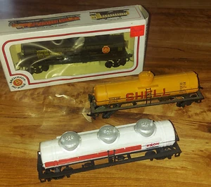 Konvolut 3 HO Scale Oil Fuel Branded Tankers Freight Trains - Bild 1 von 8