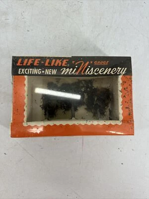 3 árboles de hoja perenne realistas "MiNiscenery" escala N S329:100 Foto 1 de 4