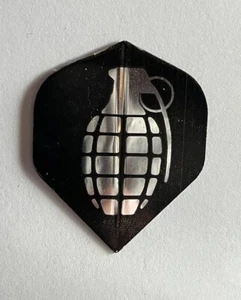 Dart Flights 10 Sets schwarz und silber HANDGRANATE Amerithon Standardform - Bild 1 von 2