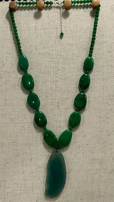 Collar llamativo de piedra verde bisutería con cierre de ley Foto 1 de 4